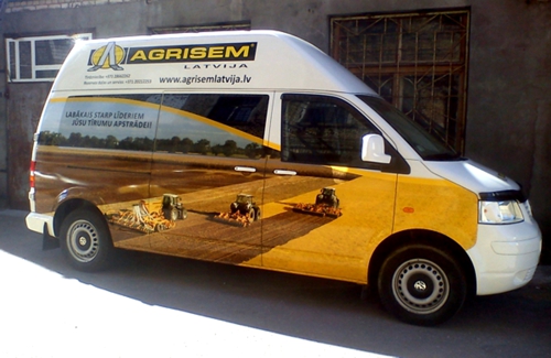 digitāldruka uz auto
